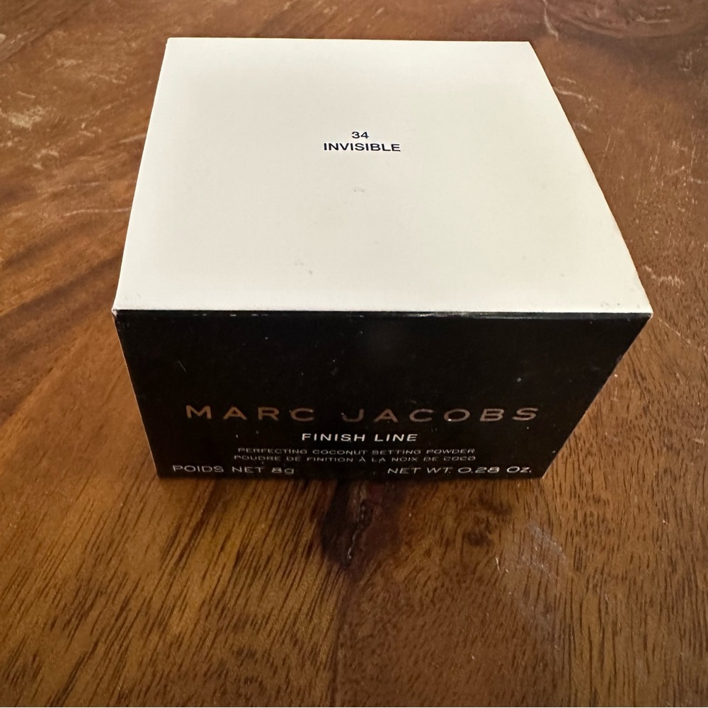 Marc Jacobs finish line‎ invisible perfecting coconut setting powder